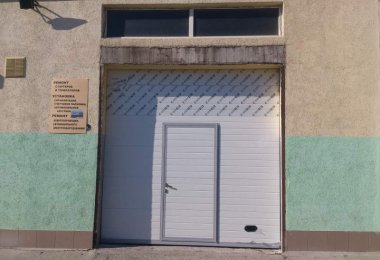 Секционные ворота, монтаж в Форосе